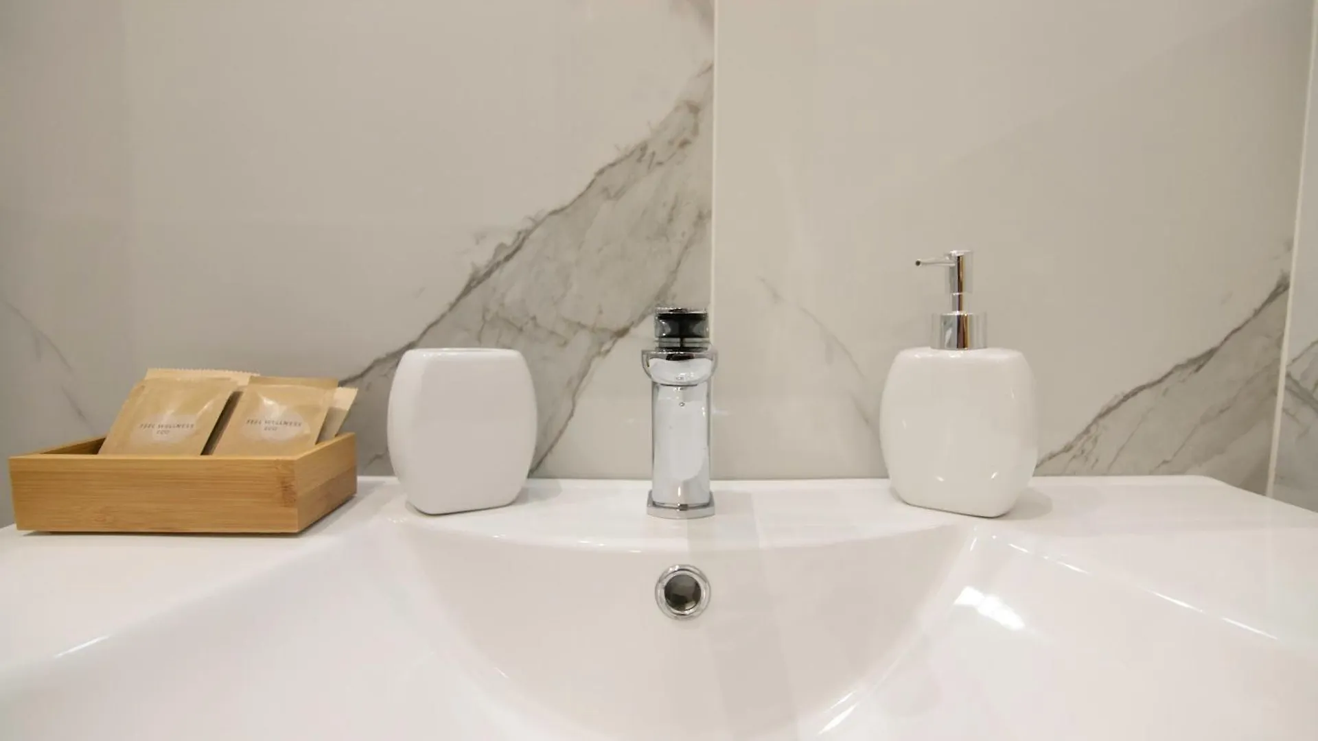 Konukevi Villareale47 Luxury Suites & Rooms Palermo